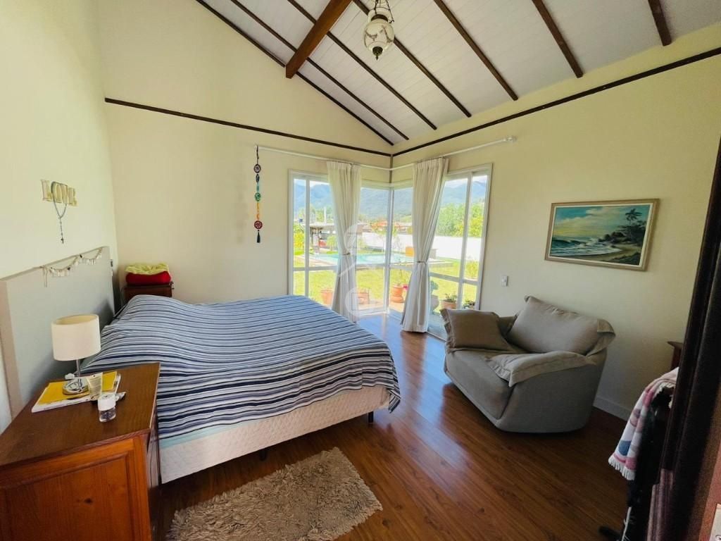 Casa em Sul do Rio, Santo Amaro da Imperatriz. 3 quartos, 320m². Imagem 12 de 15